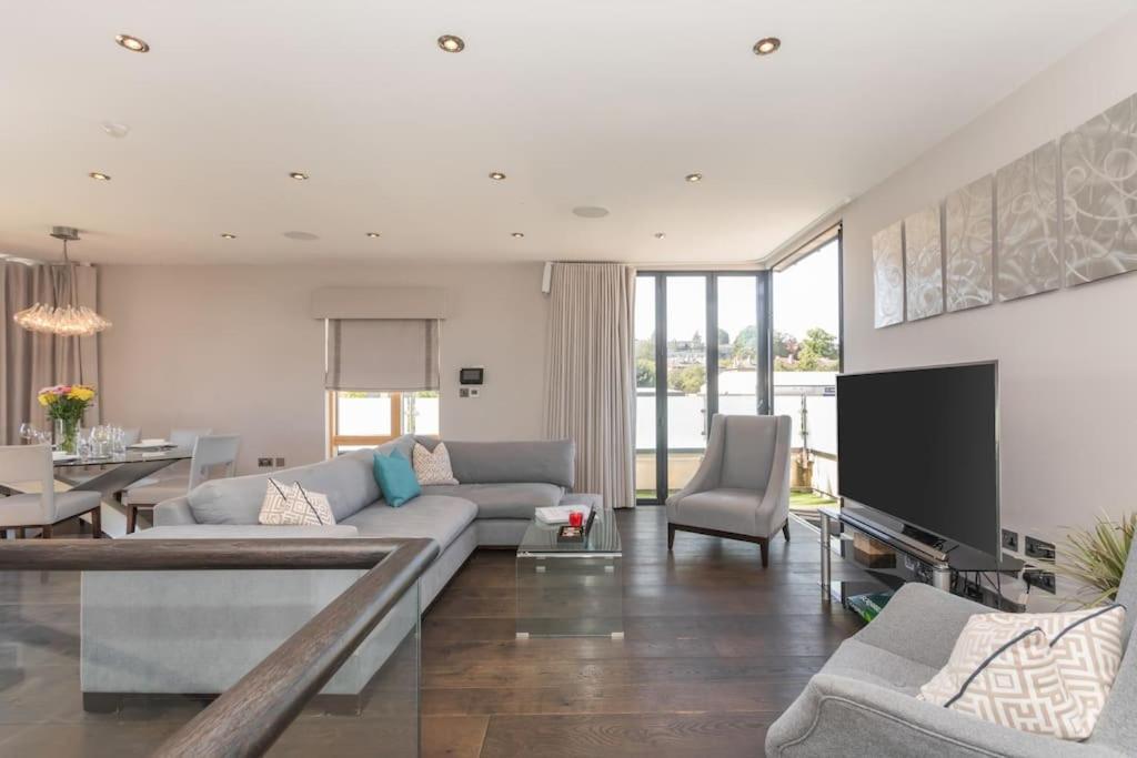 Stylish Penthouse Apartment With Hot Tub Bath Esterno foto